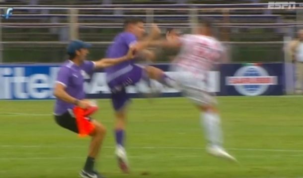 Batalla campal en el fútbol de Uruguay: Defensor Sporting y River Plate terminaron a las piñas