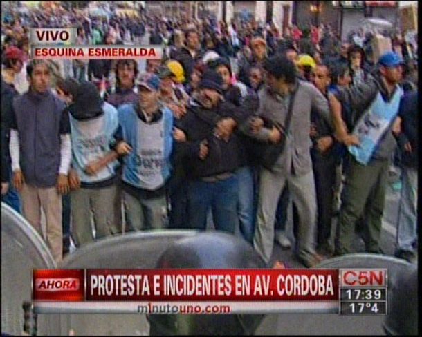 Incidentes en el Centro porteño por una protesta piquetera