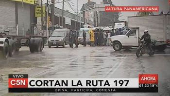 autopartistas cortan la ruta 197 a la altura de panamericana autopartistas cortan la ruta 197 a la altura de panamericana