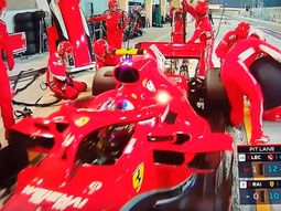 Una estrella de la Fórmula 1 atropelló a un mecánico y abandonó la carrera