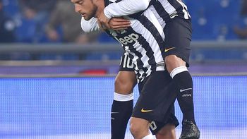 tevez convirtio y es el goleador de la liga italiana tevez convirtio y es el goleador de la liga italiana