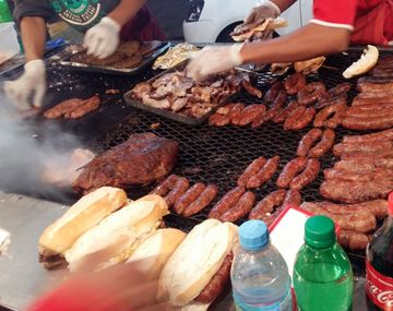 Cuánto cuesta el choripán en la marcha por el Día del Trabajador