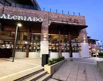 El restaurante y wine bar que destaca en zona oeste con su propuesta de fuegos y vinos