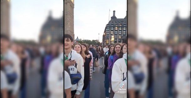 Estudiantes argentinos cantaron la Marcha de las Malvinas en Londres y emocionaron a todos