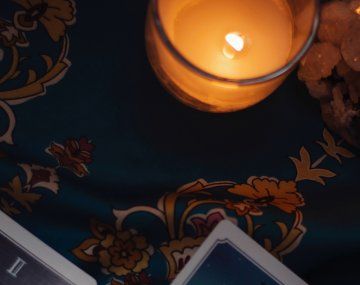 El ritual para eliminar las malas energías cuando comienza el mes