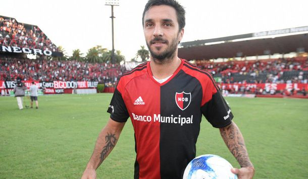 El exdelantero colgó los botines a los 35 años en Newell´s. El exdelantero colgó los botines a los 35 años en Newell´s.