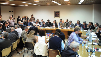 el oficialismo dio dictamen al proyecto de presupuesto 2013 el oficialismo dio dictamen al proyecto de presupuesto 2013