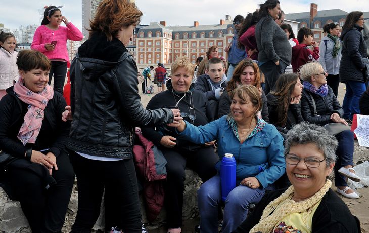 Miles de personas realizaron una mateada en la Bristol de Mar del Plata, contra la cheta de Nordelta