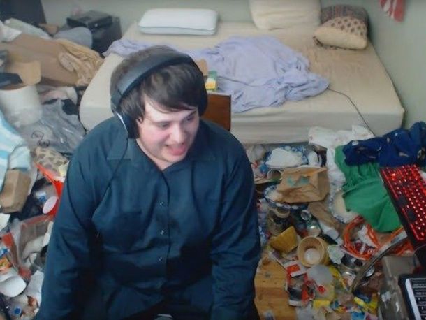 Hace 14 años que no limpia su cuarto y se volvió viral