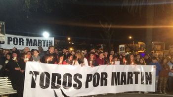 marcha del silencio en escobar por el chico asesinado en una entradera marcha del silencio en escobar por el chico asesinado en una entradera