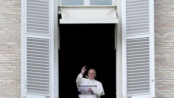 el papa rezo el angelus por las victimas de filipinas el papa rezo el angelus por las victimas de filipinas