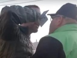 Video: un funcionario judicial se negó a hacer un test de alcoholemia e increpó a un agente