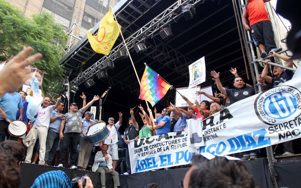 El grito de los trabajadores en la marcha de la CGT: Poné la fecha del paro