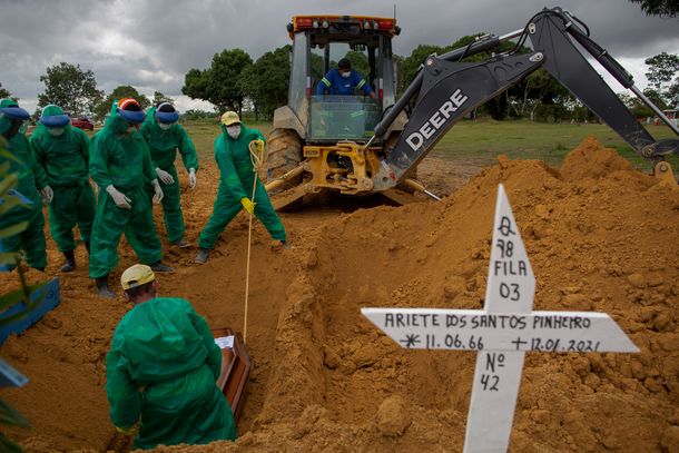 Ola de muertos en Manaos por falta de tubos de oxígeno