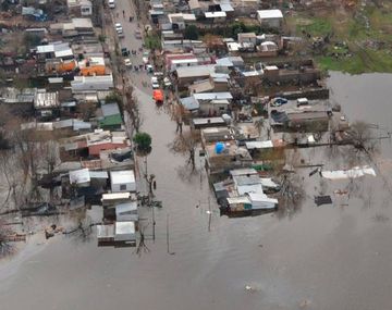 Uruguay: las aguas no bajan y ya hay más de 4 mil personas evacuadas