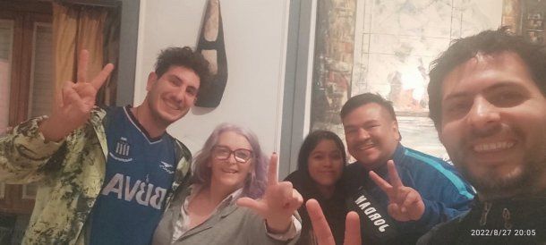 La vecina de Cristina Kirchner tras recibir a militantes en su casa: Son unos bombones