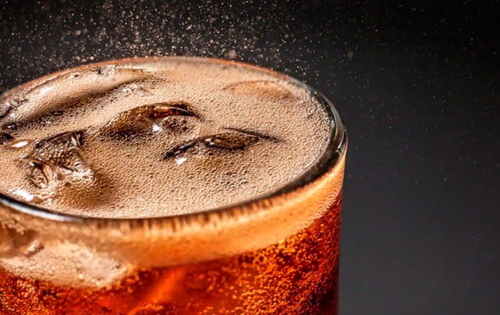 Las bebidas cola agrandan los testículos