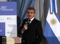 agustin rossi: si esta todo tan mal, ¿por que no la dejan a cristina competir? agustin rossi: si esta todo tan mal, ¿por que no la dejan a cristina competir?