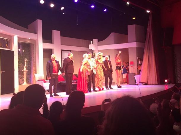 Noche de estreno: gran ovación a Carlín Calvo