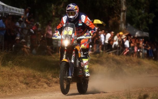 Toby Price se quedó con la primera etapa cronometrada en las motos