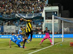estudiantes (rc) vencio a deportivo madryn en la ida de la final del reducido de la primera nacional estudiantes (rc) vencio a deportivo madryn en la ida de la final del reducido de la primera nacional