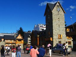 preparan una barra de chocolate de 200 metros en bariloche preparan una barra de chocolate de 200 metros en bariloche