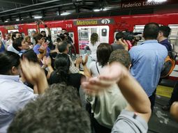 metrodelegados amenazan con paros por bajas frecuencias metrodelegados amenazan con paros por bajas frecuencias