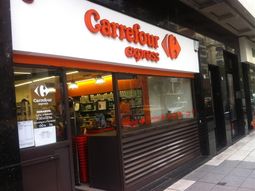 otra de carrefour: echo a un periodista que revisaba precios otra de carrefour: echo a un periodista que revisaba precios