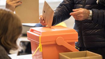 La Junta Electoral de Montevideo analiza cientos de listas de cara a las elecciones internas. La Junta Electoral de Montevideo analiza cientos de listas de cara a las elecciones internas.