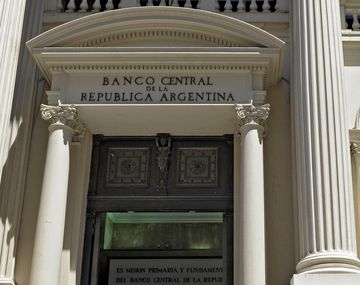 El ferviente combate contra el dólar ilegal