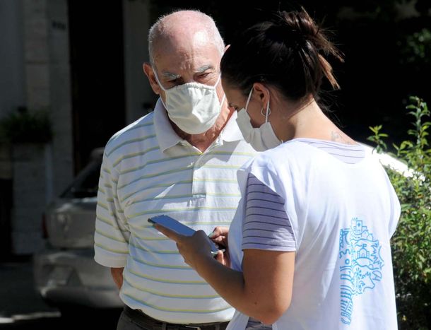 Vacunación para mayores de 80 en la Ciudad: se cayó la página para sacar turnos