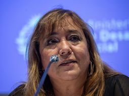 Irene Moreira, ministra de Vivienda y Ordenamiento Territorial, aceptó la renuncia dle presidente del Uruguay Luis Lacalle Pou. Irene Moreira, ministra de Vivienda y Ordenamiento Territorial, aceptó la renuncia dle presidente del Uruguay Luis Lacalle Pou.