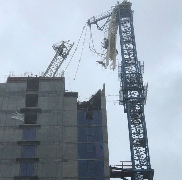 Una de las grúas que cayó en Miami
