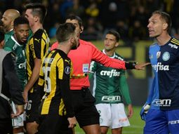 El mediocampista fue protagonista del escándalo en el estadio Campeón del Siglo El mediocampista fue protagonista del escándalo en el estadio Campeón del Siglo