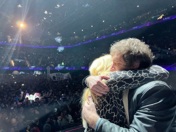 Al grito de primera vuelta, Javier Milei cerró su campaña en el Movistar Arena