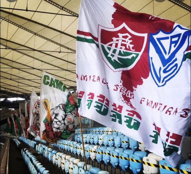 Así coparon los hinchas de Vélez la cancha de Flamengo