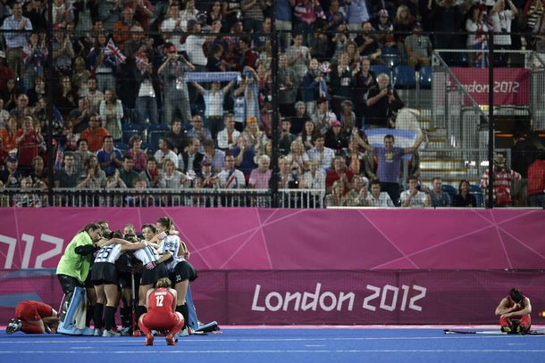Las Leonas ganaron y jugarán por el oro