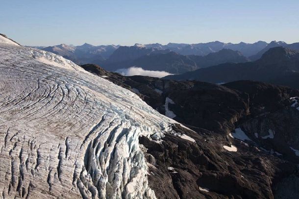 Intensa búsqueda de un andinista que cayó por una grieta del cerro Tronador