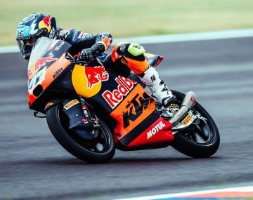 Valentín Perrone se metió en el Top 10 de la clasificación del Moto3 en Santiago del Estero