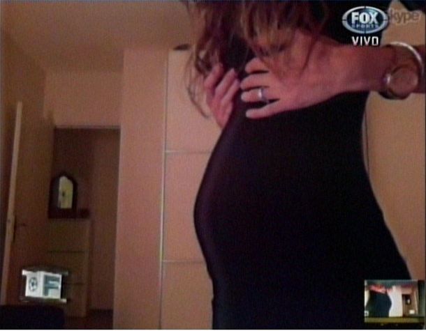 Chechu Bonelli confirmó su embarazo y mostró la pancita