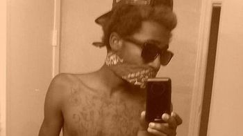 un joven se mato de un tiro cuando intentaba sacarse una selfie con un arma un joven se mato de un tiro cuando intentaba sacarse una selfie con un arma