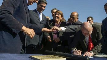 se invertiran u$s 4 mil millones para la erradicacion de los basurales a cielo abierto se invertiran u$s 4 mil millones para la erradicacion de los basurales a cielo abierto