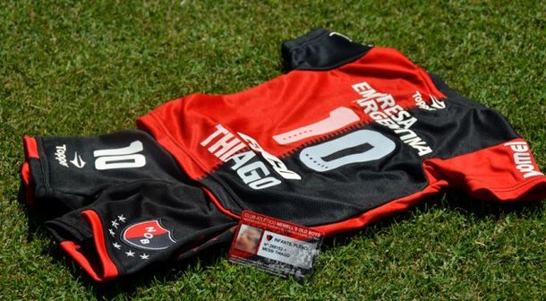 Thiago Messi ya tiene la camiseta de Newell´s
