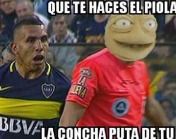 La expulsión de Carlos Tevez hizo estallar la red de memes 