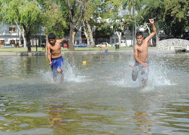 El calor no da tregua y este miércoles la máxima trepará hasta los 38 grados