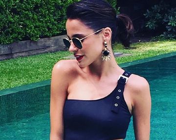 Tini Stoessel, sexy en una pileta