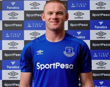 Rooney, con su flamante camiseta