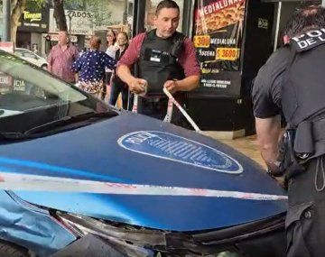 Fuerte choque entre un patrullero y un auto dejó 5 heridos en Almagro