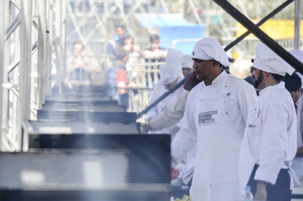 Los asadores compitiendo este domingo.
