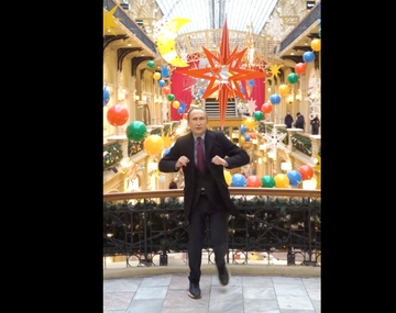 Se viralizó video de Putin bailando en un shopping: qué dirán las fuentes de Nelson Castro